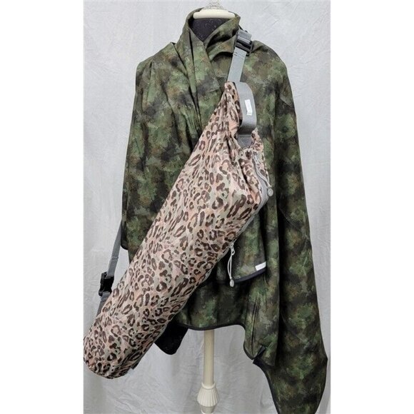 NWT Johnny Was Calme Astrology Space CamoPrint Yoga Towel+ Bag 40x70 114958 - Picture 4 of 5